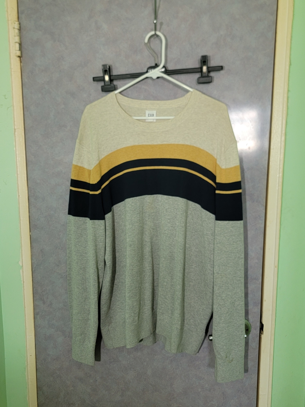 GAP Men’s Crewneck Sweater in Beige, Yellow & Navy